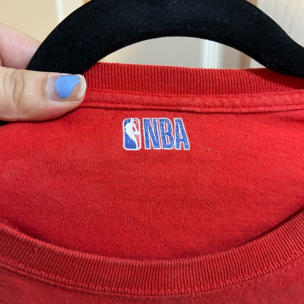 2 NBA Red Graphic Tee - Picture 6 of 6